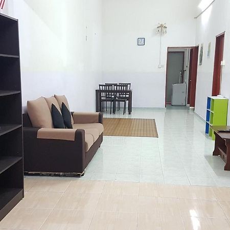 Homestay Budget Lenggong Kampong Ulu Jepai Экстерьер фото